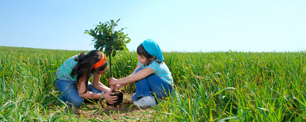earth-day-events-general-kids-planting-a-tree-header